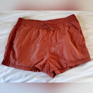 Athleta Expedition Shorts size 2 Brick red